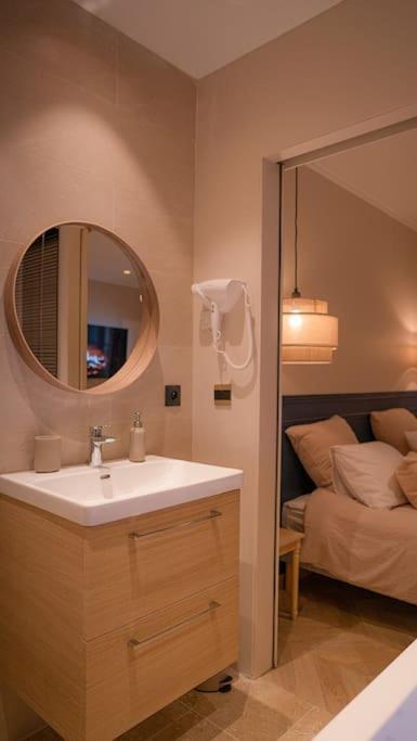 Suite De Luxe Jacuzzi Balneo,King Size Bed Collobrières Exteriér fotografie