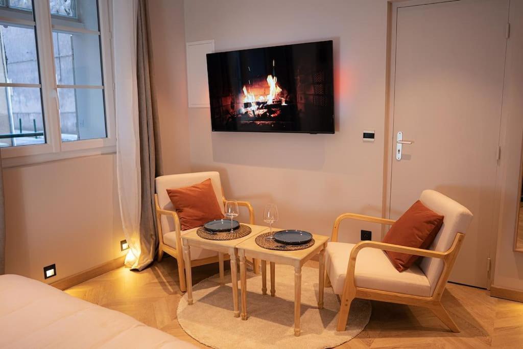Suite De Luxe Jacuzzi Balneo,King Size Bed Collobrières Exteriér fotografie